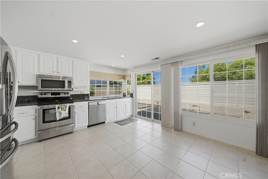 25211 Cinnamon Road Lake Forest, CA 92630 - Photo 12 of 39 Gallery Image 12