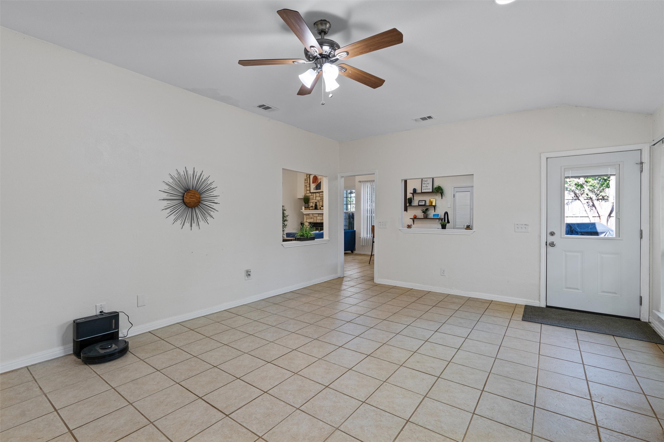 2010 Cervin Boulevard Austin, TX 78728 - Photo 12 of 32 a view of an empty room and window