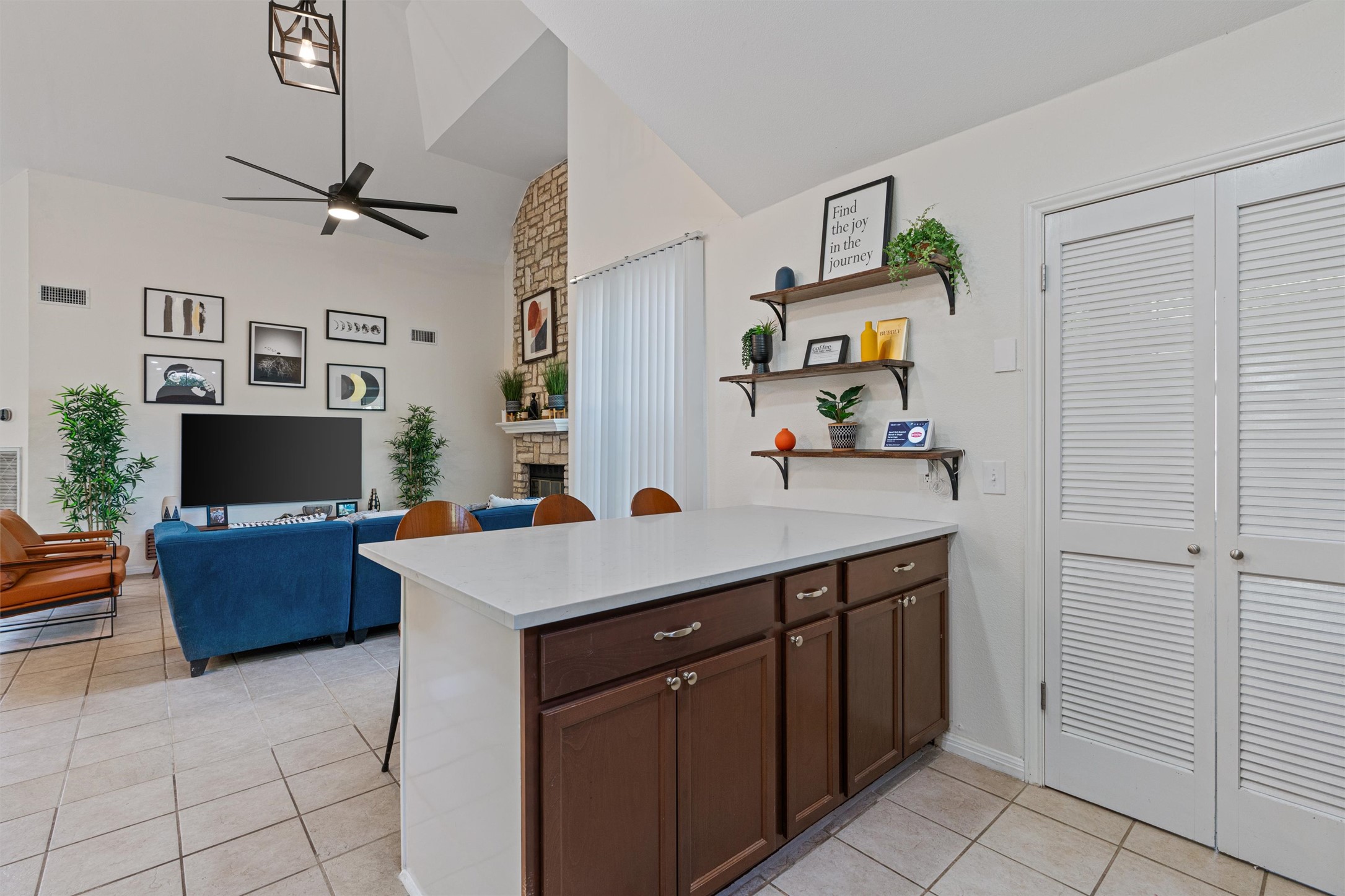 2010 Cervin Boulevard Austin, TX 78728 - Photo 10 of 32 a kitchen with a cabinets and counter space