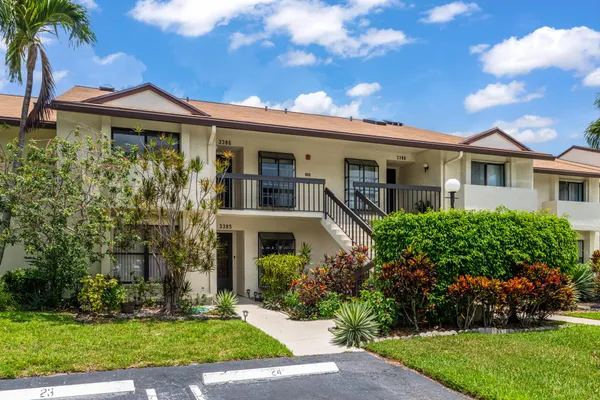 $1,950 | 3386 Lucerne Park Drive, Greenacres, FL 33467