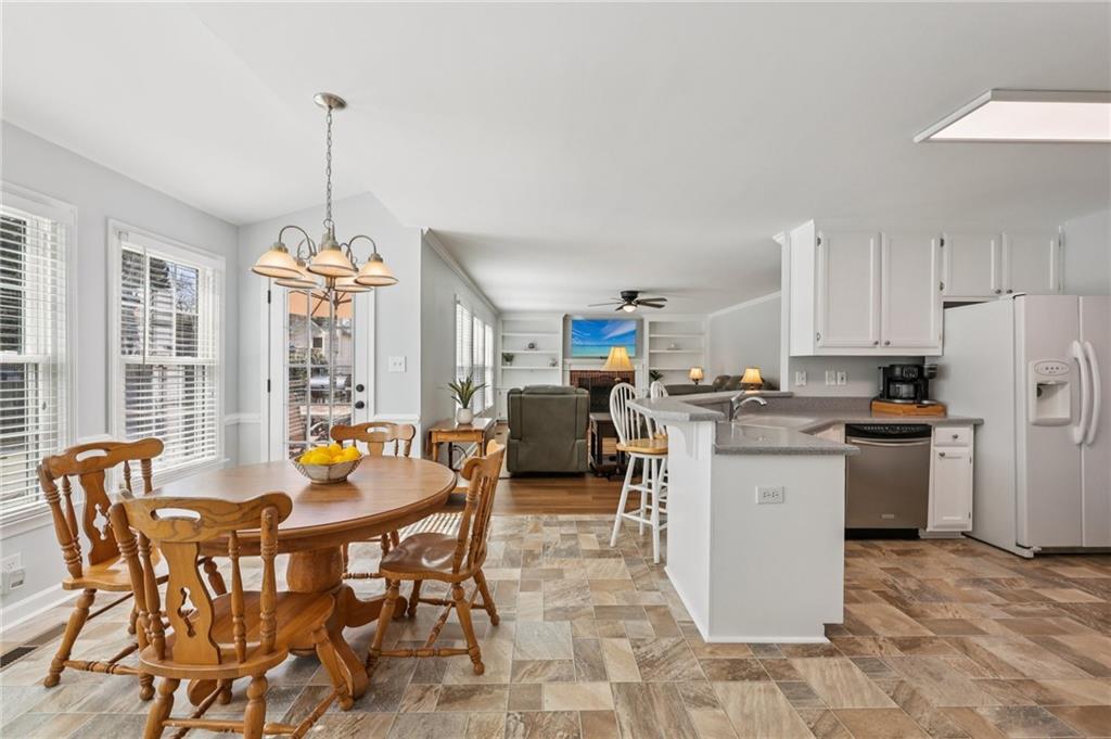 4304 Cedar Bluff Way Southwest Lilburn, GA 30047 - Photo 13 of 70