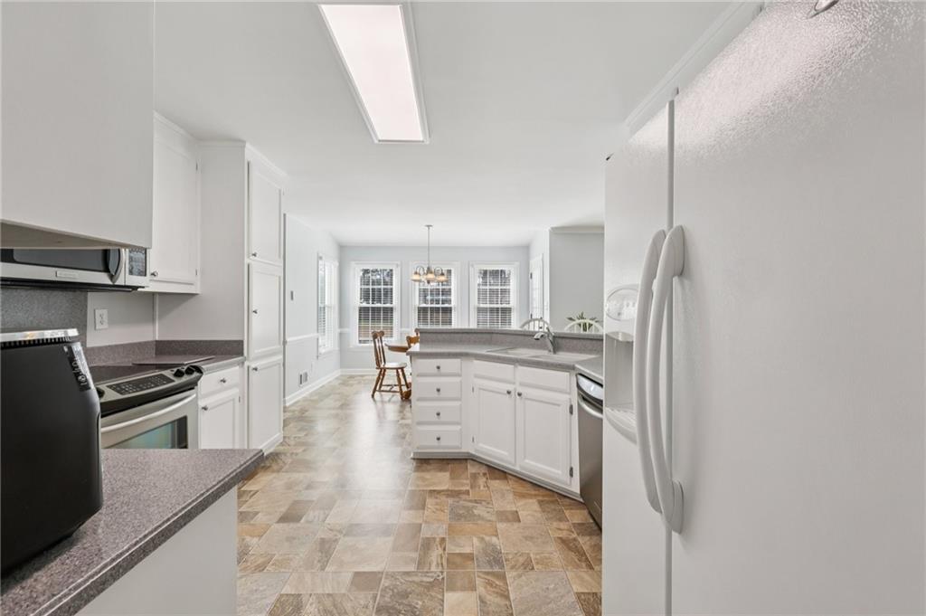 4304 Cedar Bluff Way Southwest Lilburn, GA 30047 - Photo 15 of 70