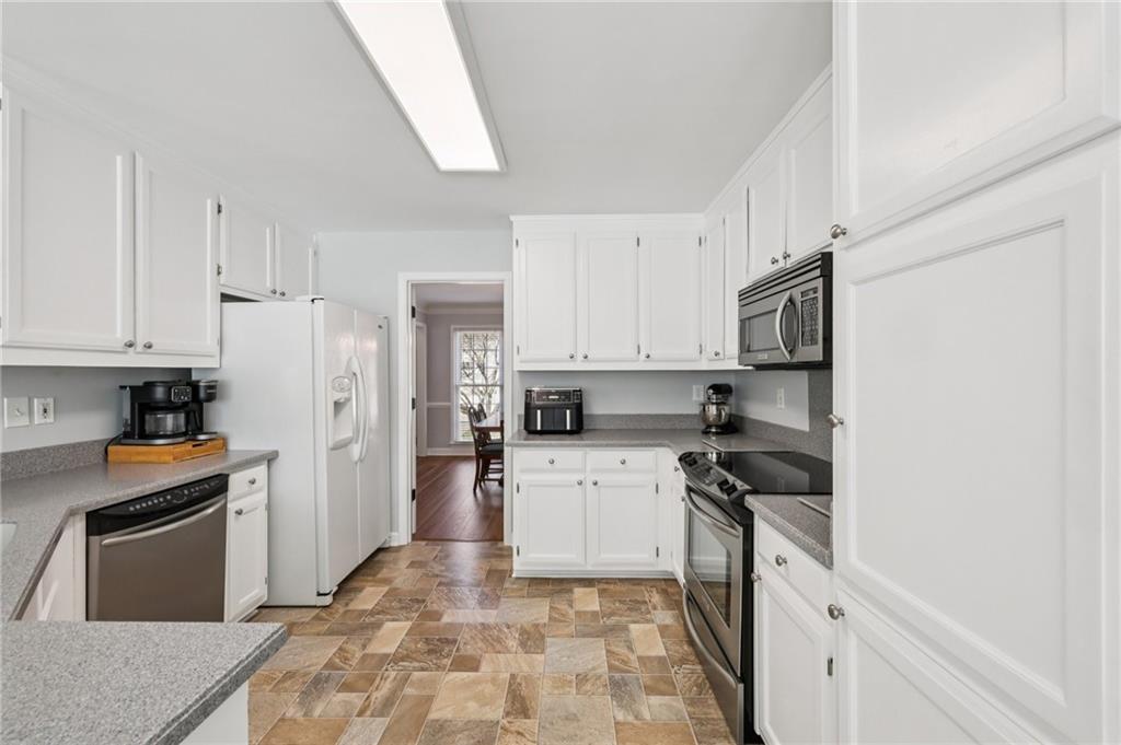 4304 Cedar Bluff Way Southwest Lilburn, GA 30047 - Photo 16 of 70