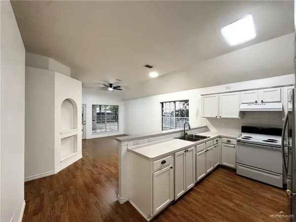 $1,950 | 1013 North 47th Street, McAllen, TX 78501