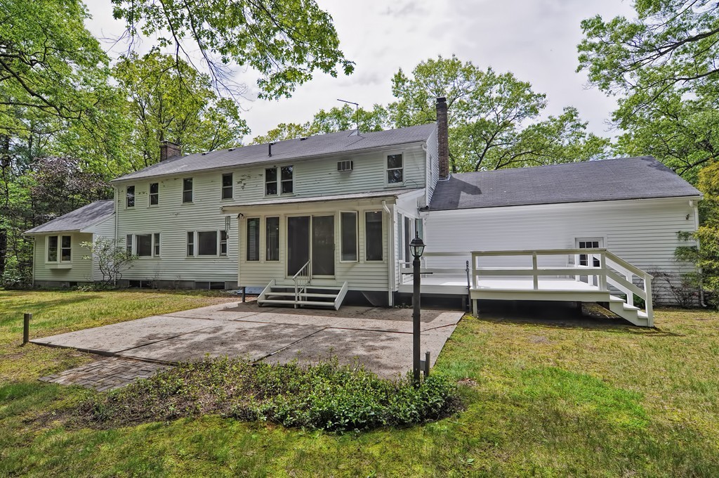 311 Deacon Haynes Road Concord, MA 01742 - Photo 2 of 30