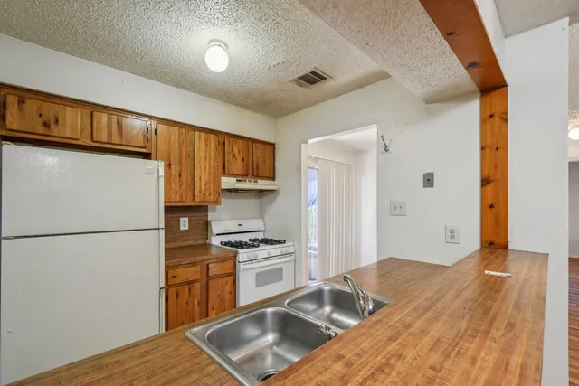 $1,400 | 11948 Sunhillow Bend, Unit A, Austin, TX 78758