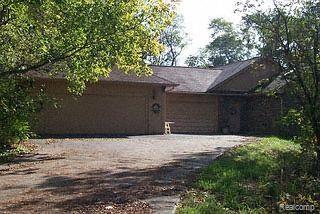9231 Kier Road Clarkston, MI 48348 - Photo 2 of 5 extra big garage