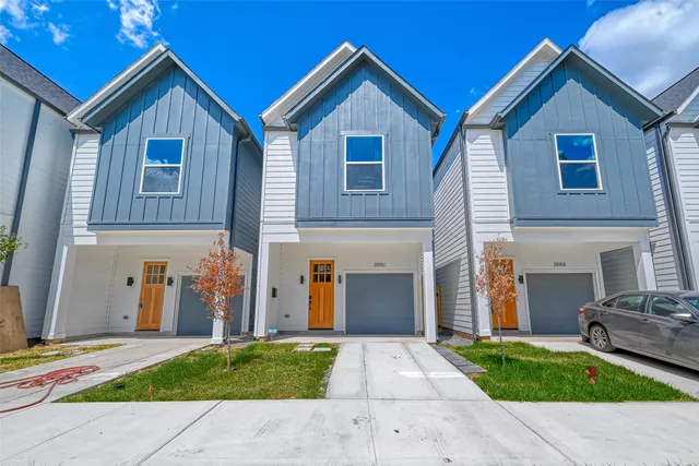 $2,700 | 2105 Sam Wilson Street, Unit C, Houston, TX 77020