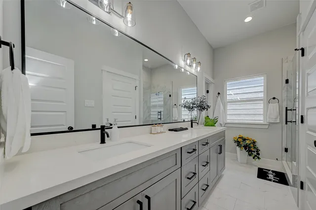 $2,700 | 2105 Sam Wilson Street, Unit C, Houston, TX 77020