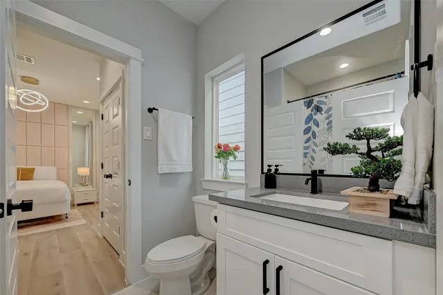 $2,700 | 2105 Sam Wilson Street, Unit C, Houston, TX 77020