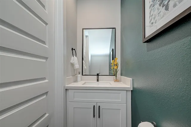 $2,700 | 2105 Sam Wilson Street, Unit C, Houston, TX 77020