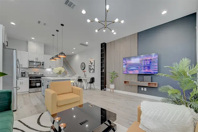 $2,700 | 2105 Sam Wilson Street, Unit C, Houston, TX 77020