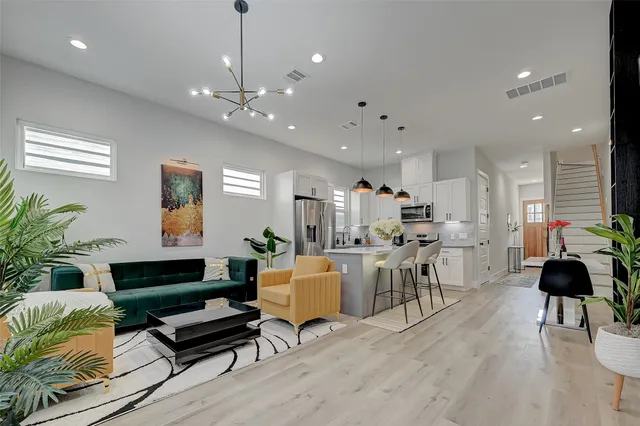 $2,700 | 2105 Sam Wilson Street, Unit C, Houston, TX 77020