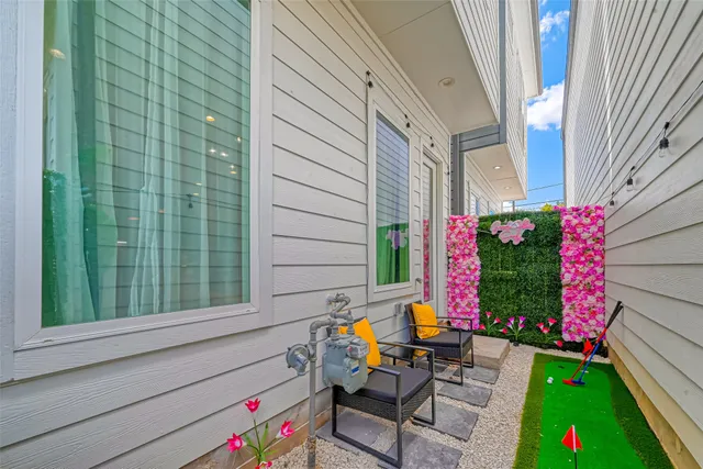 $2,700 | 2105 Sam Wilson Street, Unit C, Houston, TX 77020