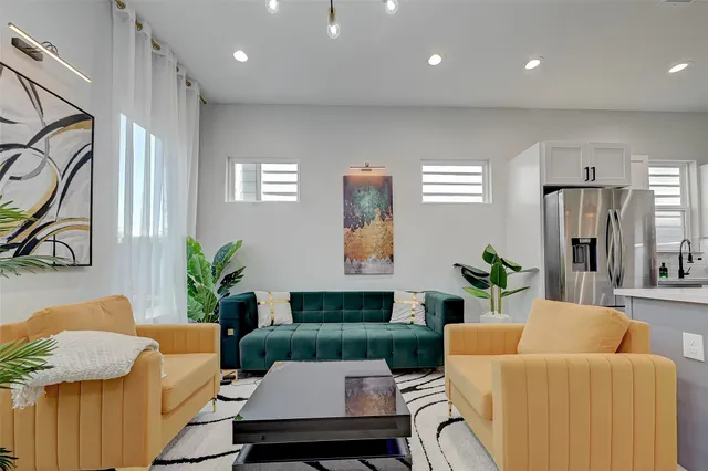 $2,700 | 2105 Sam Wilson Street, Unit C, Houston, TX 77020