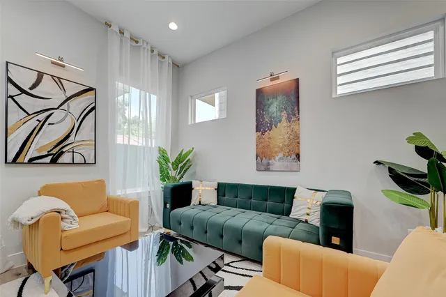 $2,700 | 2105 Sam Wilson Street, Unit C, Houston, TX 77020