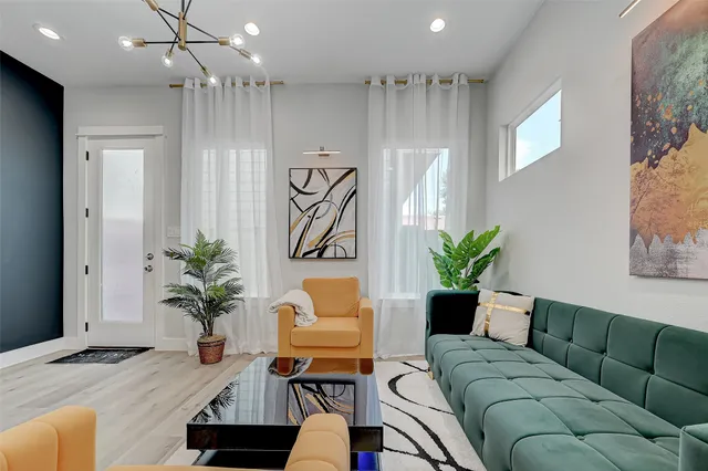 $2,700 | 2105 Sam Wilson Street, Unit C, Houston, TX 77020