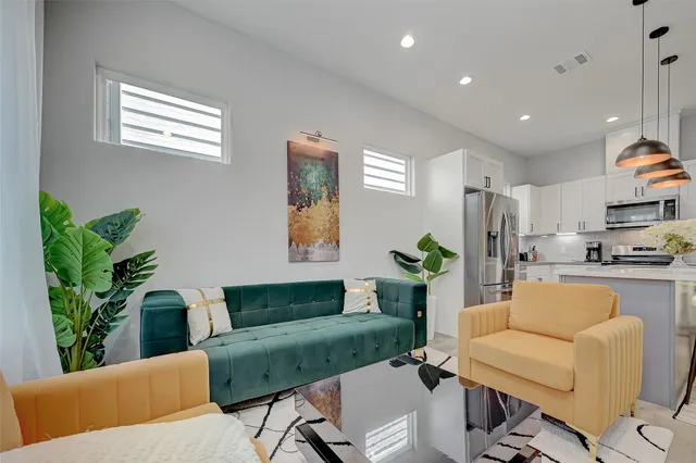 $2,700 | 2105 Sam Wilson Street, Unit C, Houston, TX 77020