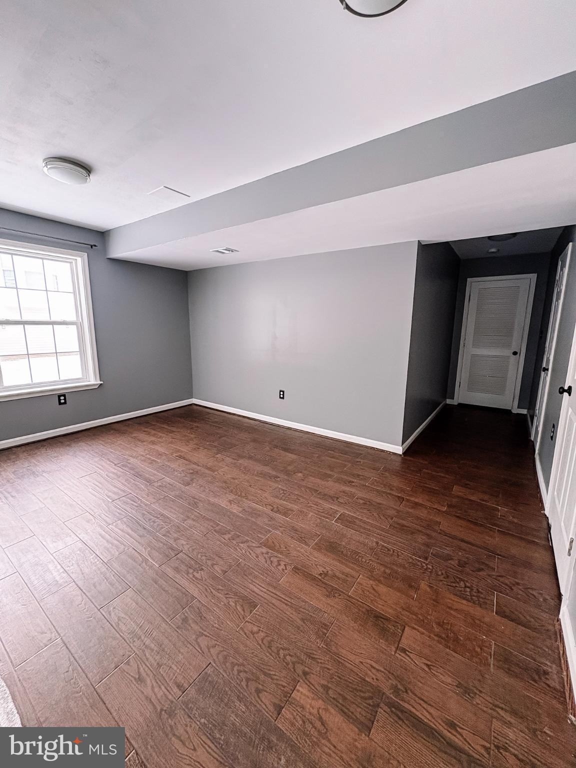 6151 Newton Lane Bealeton, VA 22712 - Photo 12 of 47 Spacious room with modern gray tones.
