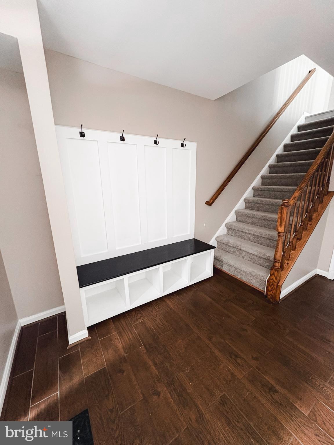 6151 Newton Lane Bealeton, VA 22712 - Photo 6 of 47 Inviting entryway with stylish storage.