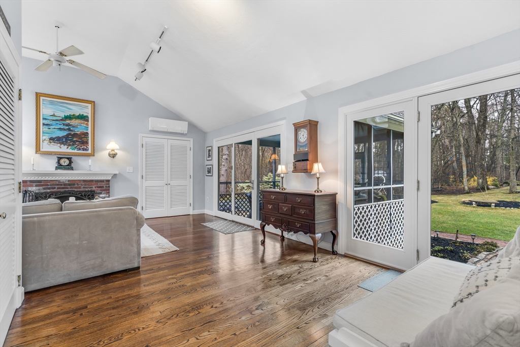 5 Hickory Road Southborough, MA 01772 - Photo 6 of 41 Gallery Image 6