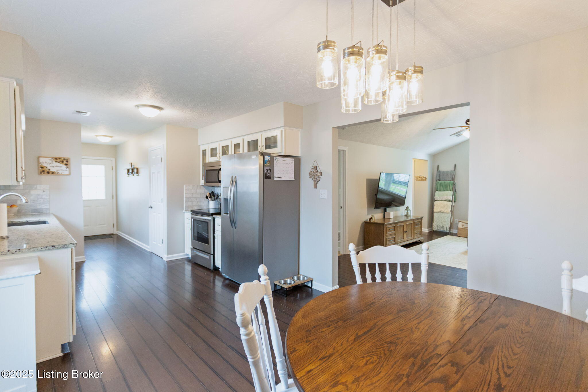 405 Forest Ridge Drive Mount Washington, KY 40047 - Photo 12 of 42 405 Forest Ridge Dr-24