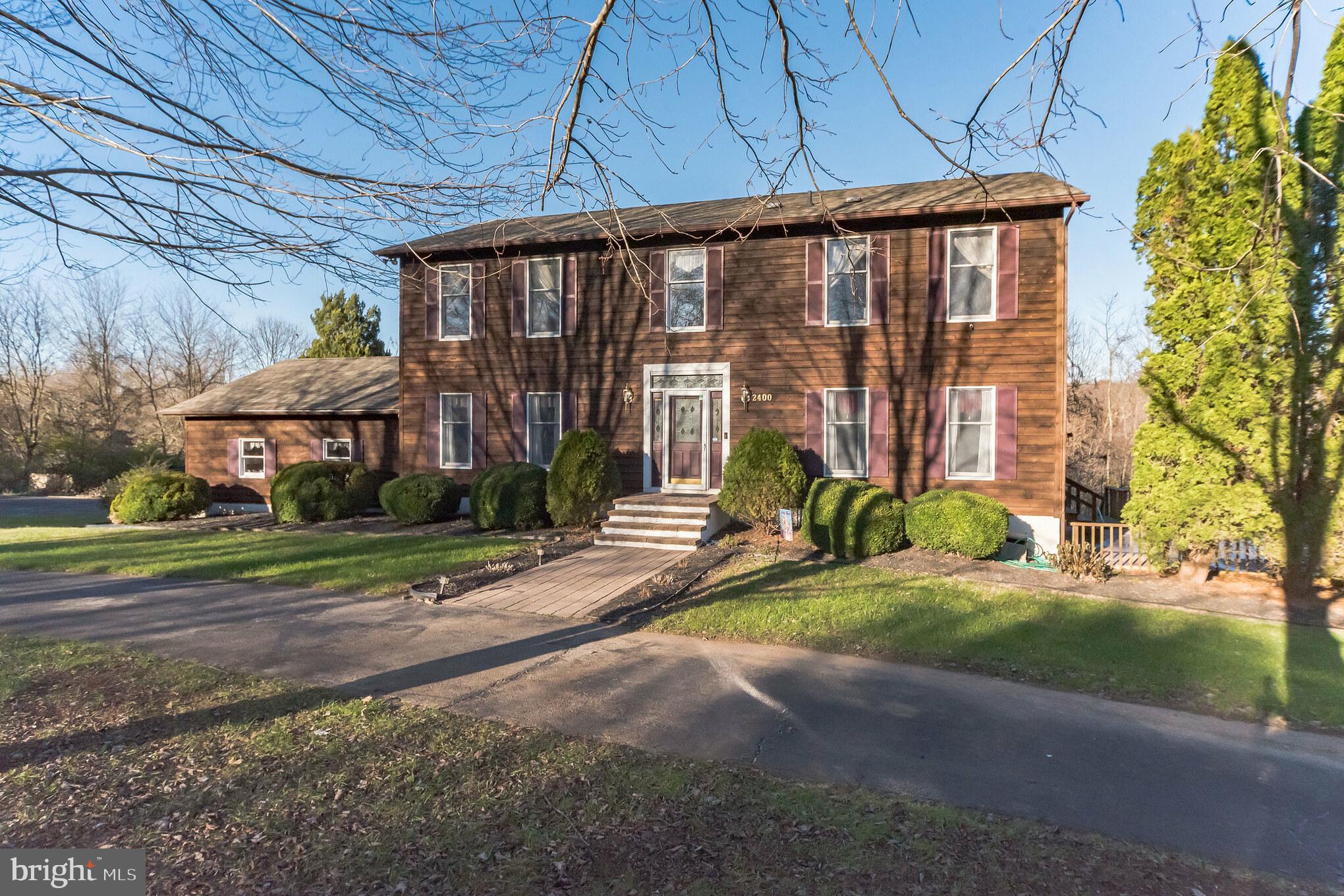2400 Flag Marsh Road Mount Airy, MD 21771 - Photo 10 of 39 WELCOME HOME w/Circular Driveway!!