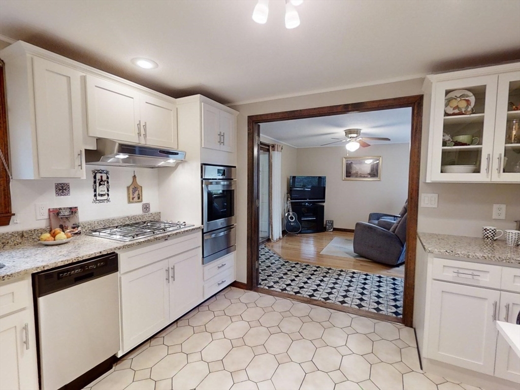 200 Cart Path Road Tewksbury, MA 01876 - Photo 4 of 29 Gallery Image 4