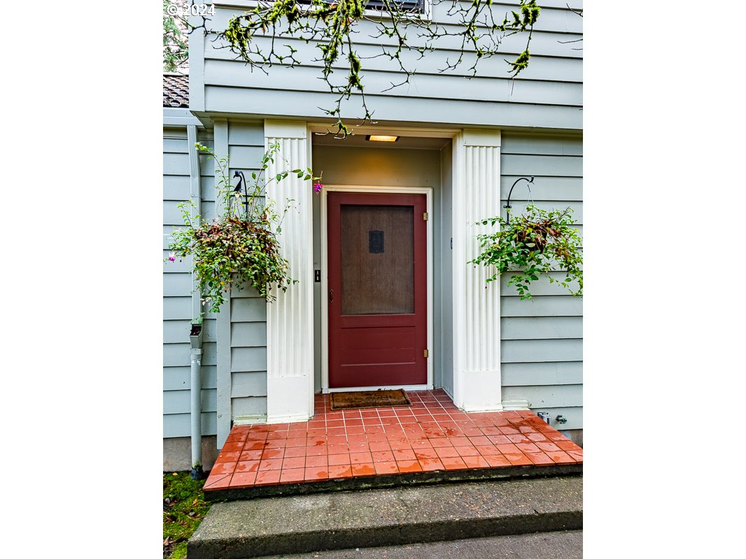 4880 Southwest Scholls Ferry Road, Unit 33 Portland, OR 97225 - Photo 3 of 27 Property Entrance