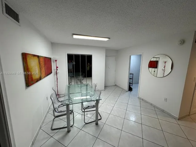 $3,300 | 5750 Collins Avenue, Unit 10J, Miami Beach, FL 33140