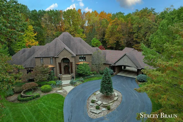 $2,750,000 | 7750 Silverthorne Drive Southeast, Ada, MI 49301