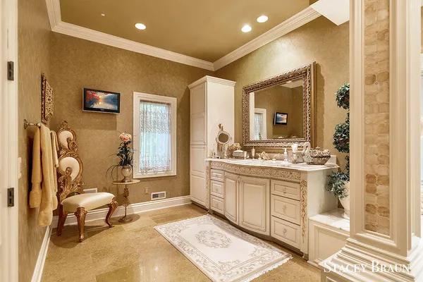 $2,750,000 | 7750 Silverthorne Drive Southeast, Ada, MI 49301