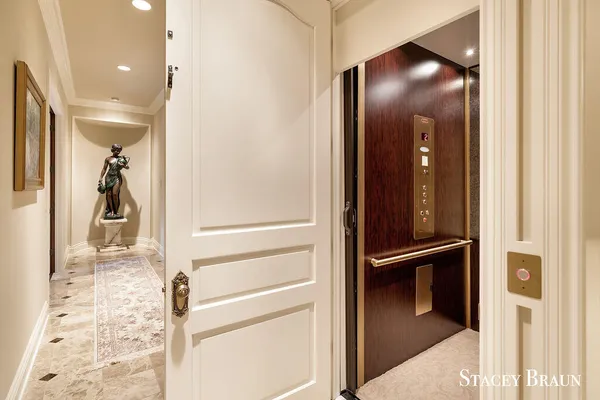 $2,750,000 | 7750 Silverthorne Drive Southeast, Ada, MI 49301