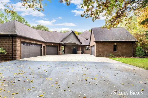 $2,750,000 | 7750 Silverthorne Drive Southeast, Ada, MI 49301