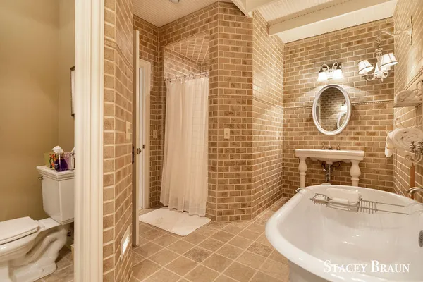 $2,750,000 | 7750 Silverthorne Drive Southeast, Ada, MI 49301