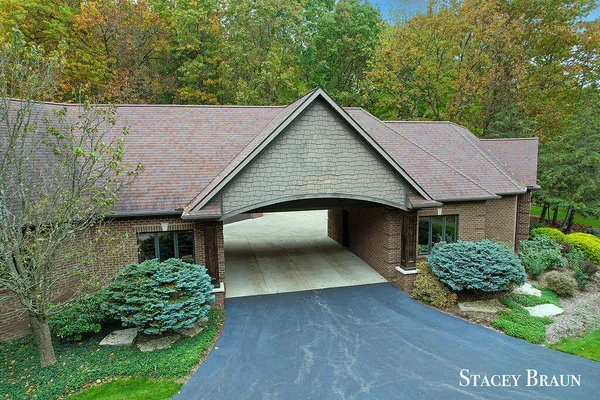 $2,750,000 | 7750 Silverthorne Drive Southeast, Ada, MI 49301