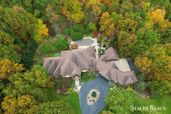 $2,750,000 | 7750 Silverthorne Drive Southeast, Ada, MI 49301