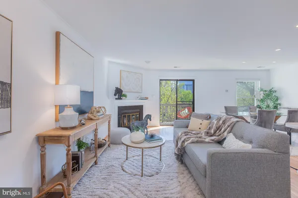 $899,900 | 2103 North Rolfe Street, Unit B, Arlington, VA 22209