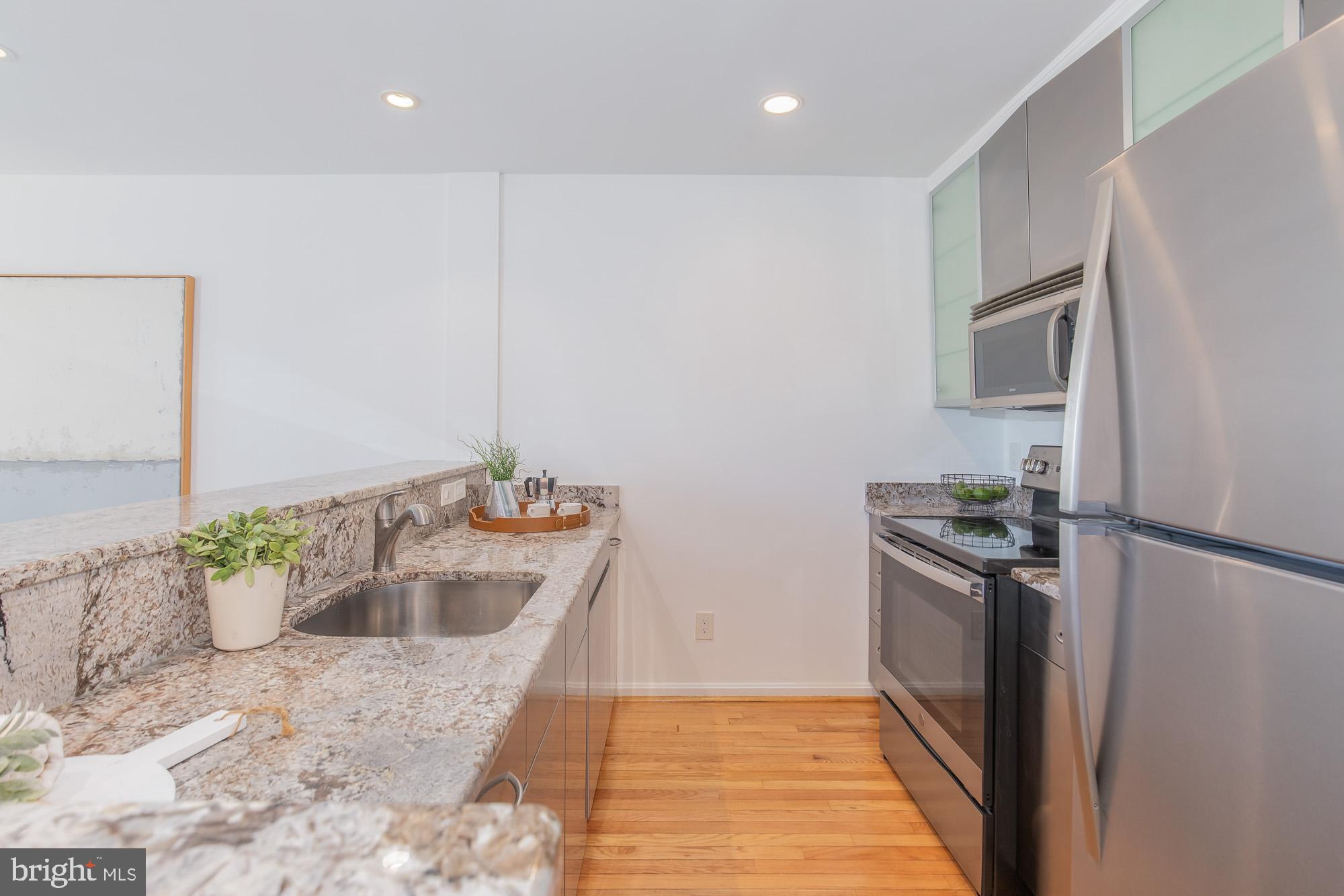 2103 North Rolfe Street, Unit B Arlington, VA 22209 - Photo 20 of 63