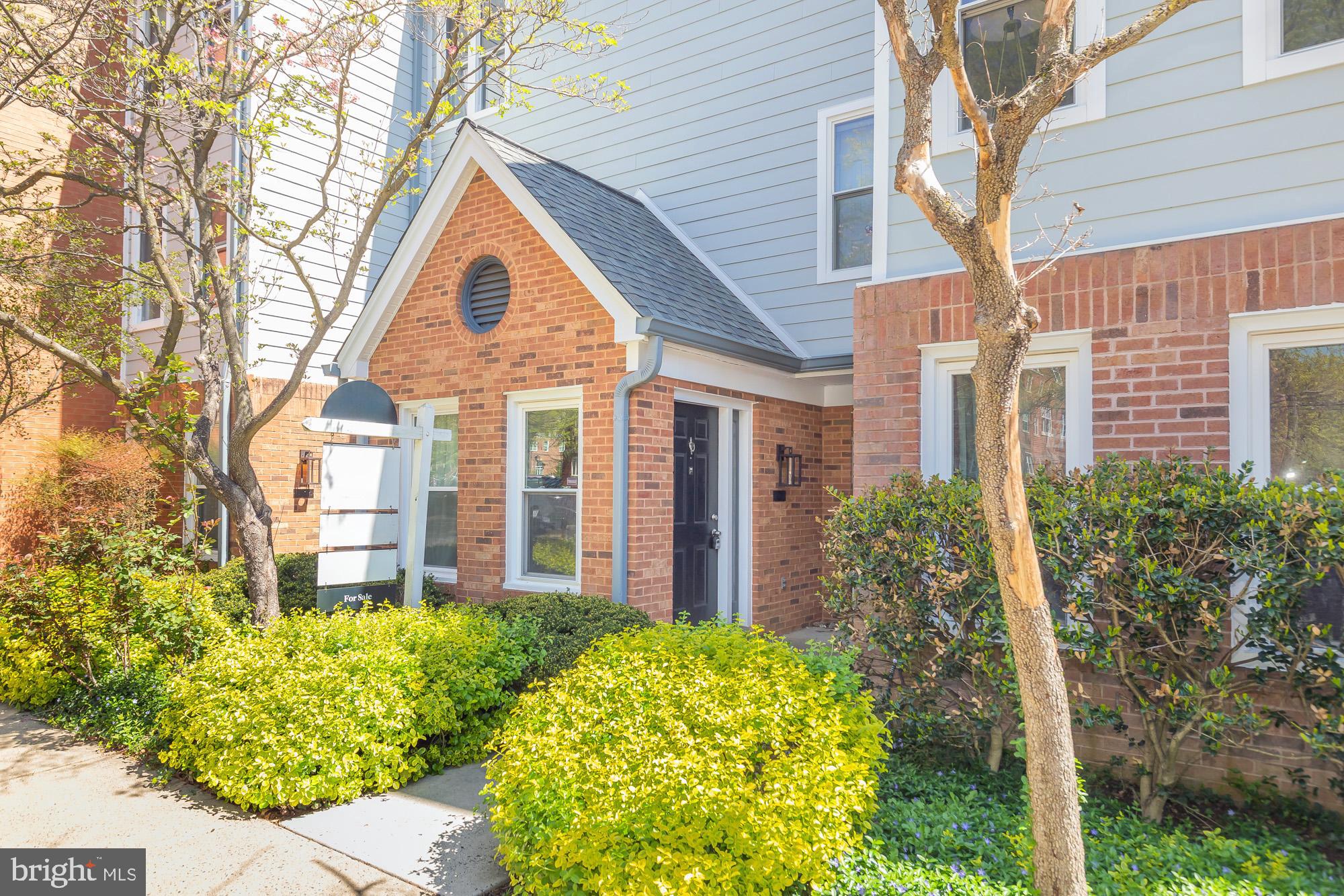 2103 North Rolfe Street, Unit B Arlington, VA 22209 - Photo 3 of 63