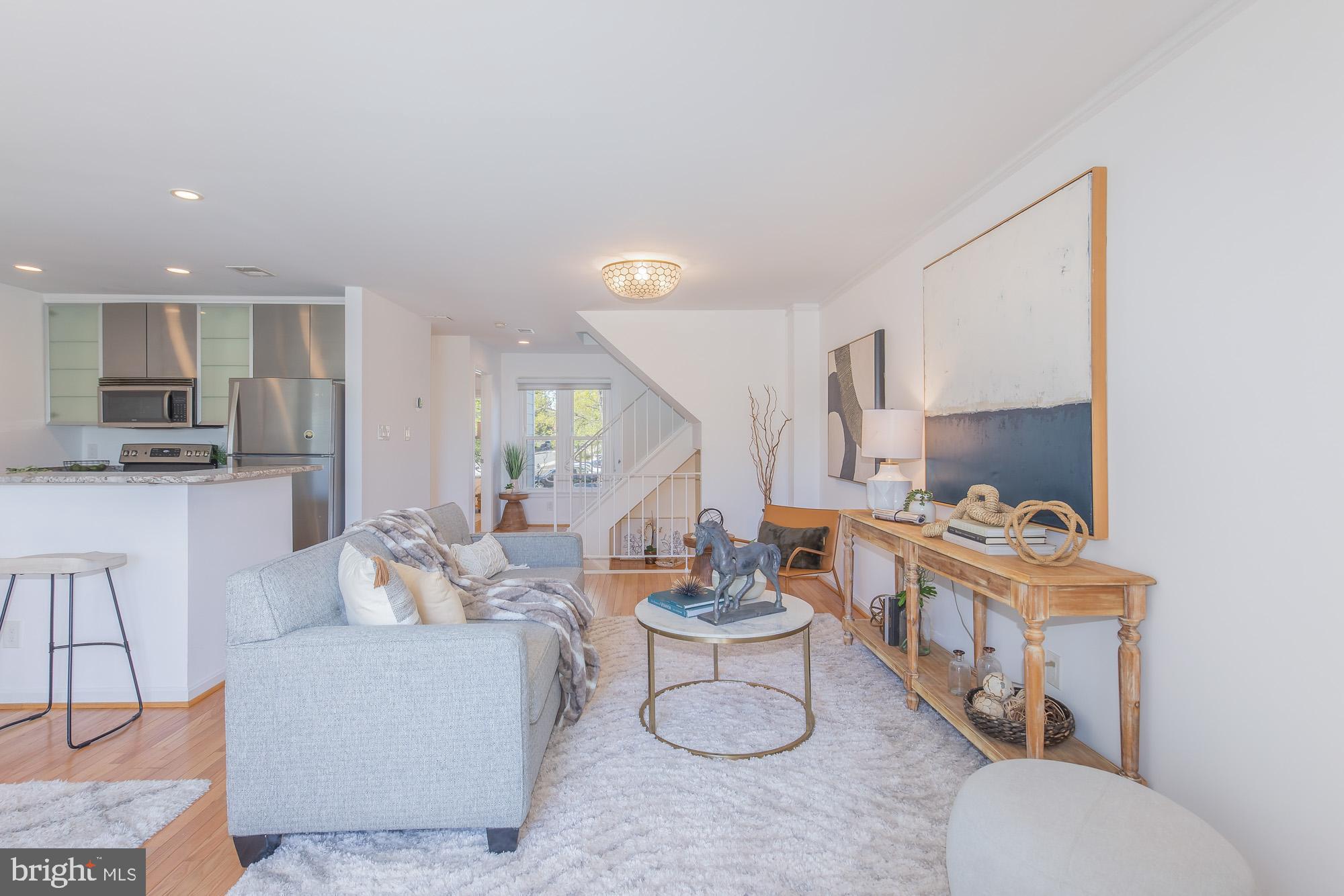 2103 North Rolfe Street, Unit B Arlington, VA 22209 - Photo 9 of 63
