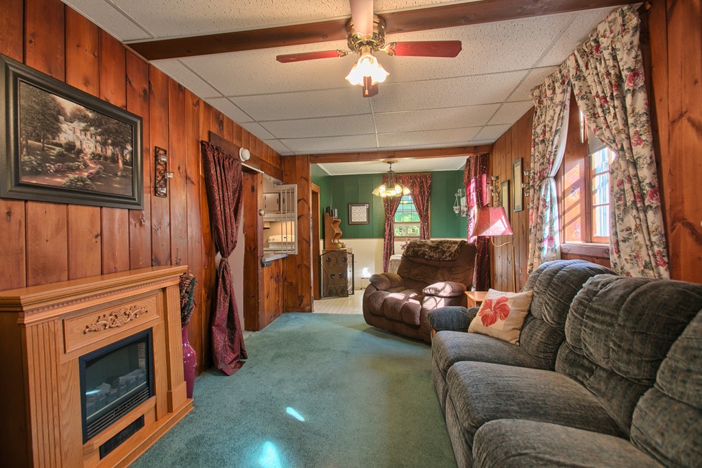 385 Boston Road Groton, MA 01450 - Photo 3 of 30 Gallery Image 3