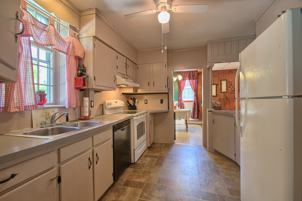 385 Boston Road Groton, MA 01450 - Photo 5 of 30 Gallery Image 5