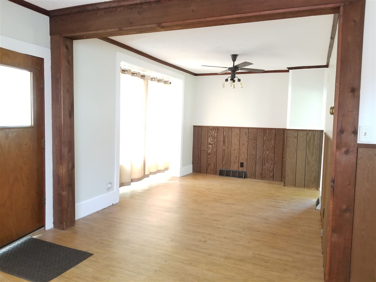 2811 Pershing Boulevard Clinton, IA 52732 - Photo 5 of 8 Gallery Image 5