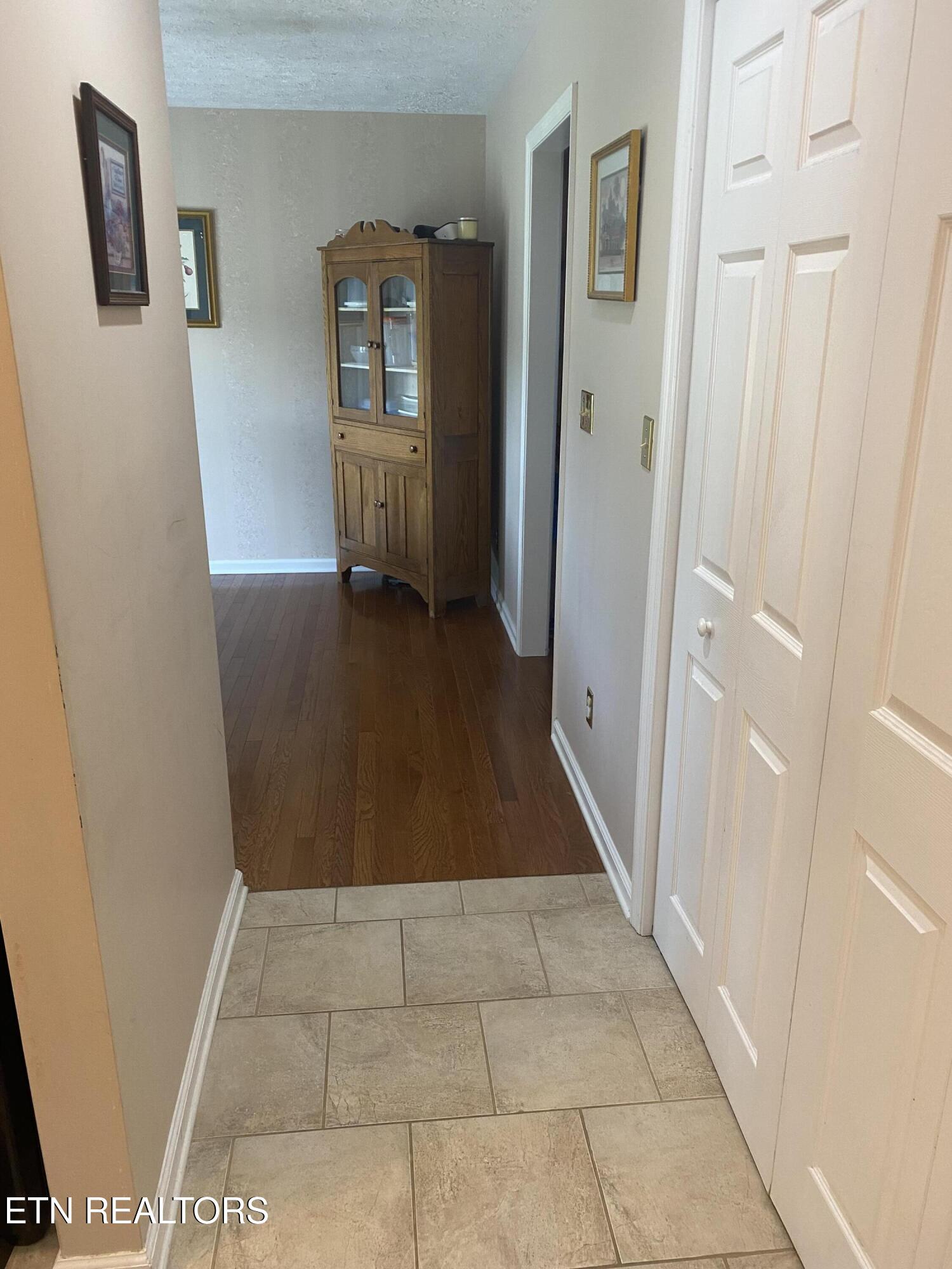 913 Doncaster Street Middlesboro, KY 40965 - Photo 11 of 19 IMG_5988