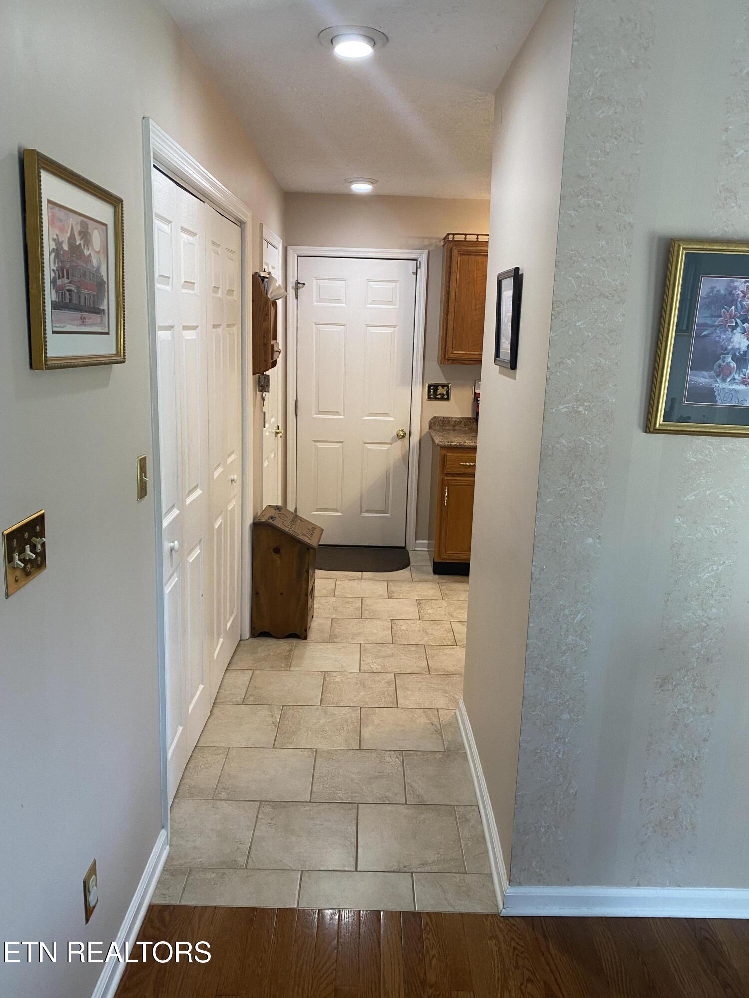 913 Doncaster Street Middlesboro, KY 40965 - Photo 12 of 19 IMG_5984
