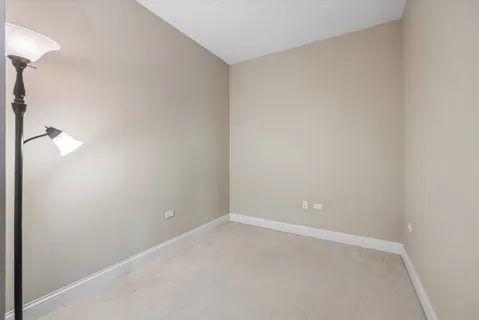 $575,000 | 850 Village Center Drive, Unit 201, Burr Ridge, IL 60527