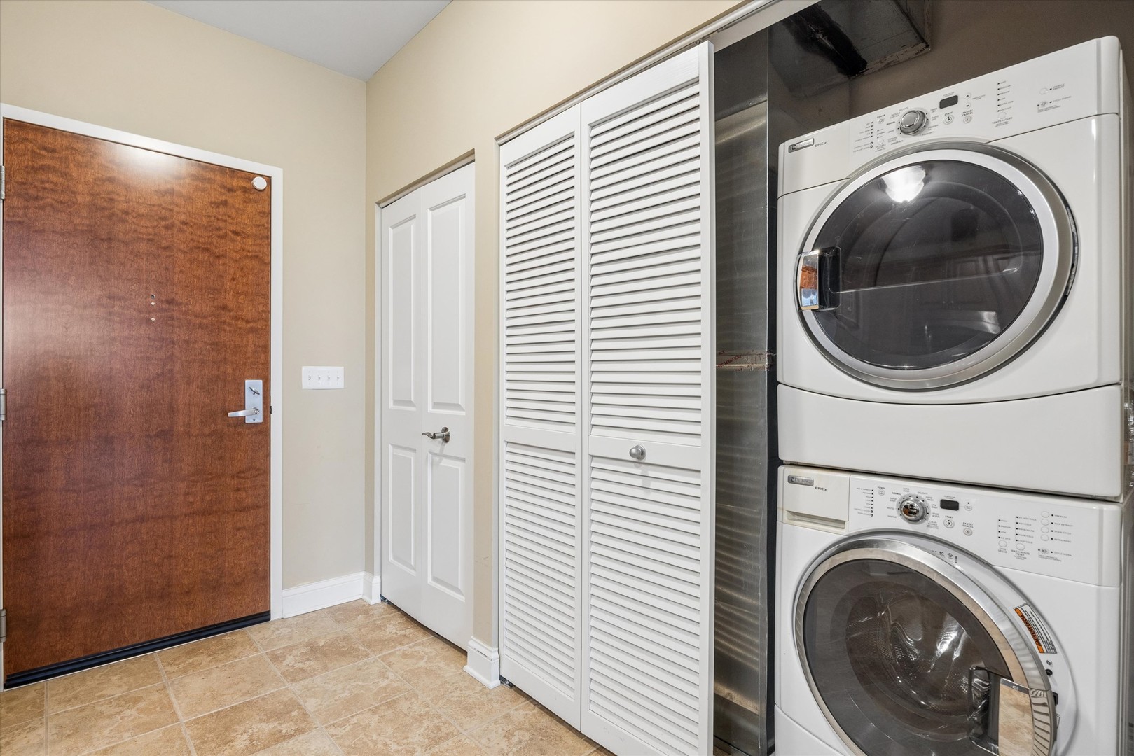 850 Village Center Drive, Unit 201 Burr Ridge, IL 60527 - Photo 13 of 16