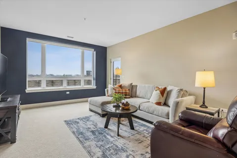 $575,000 | 850 Village Center Drive, Unit 201, Burr Ridge, IL 60527