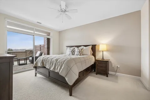 $575,000 | 850 Village Center Drive, Unit 201, Burr Ridge, IL 60527